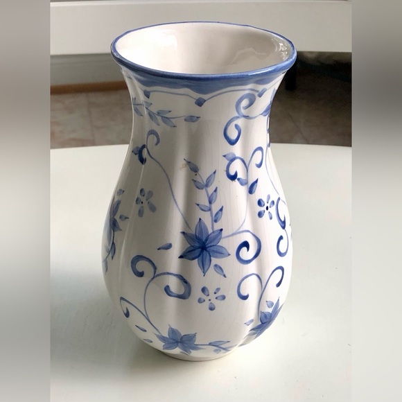 Sonoma Home Goods Blue and White Flower Vase - Picture 6 of 6